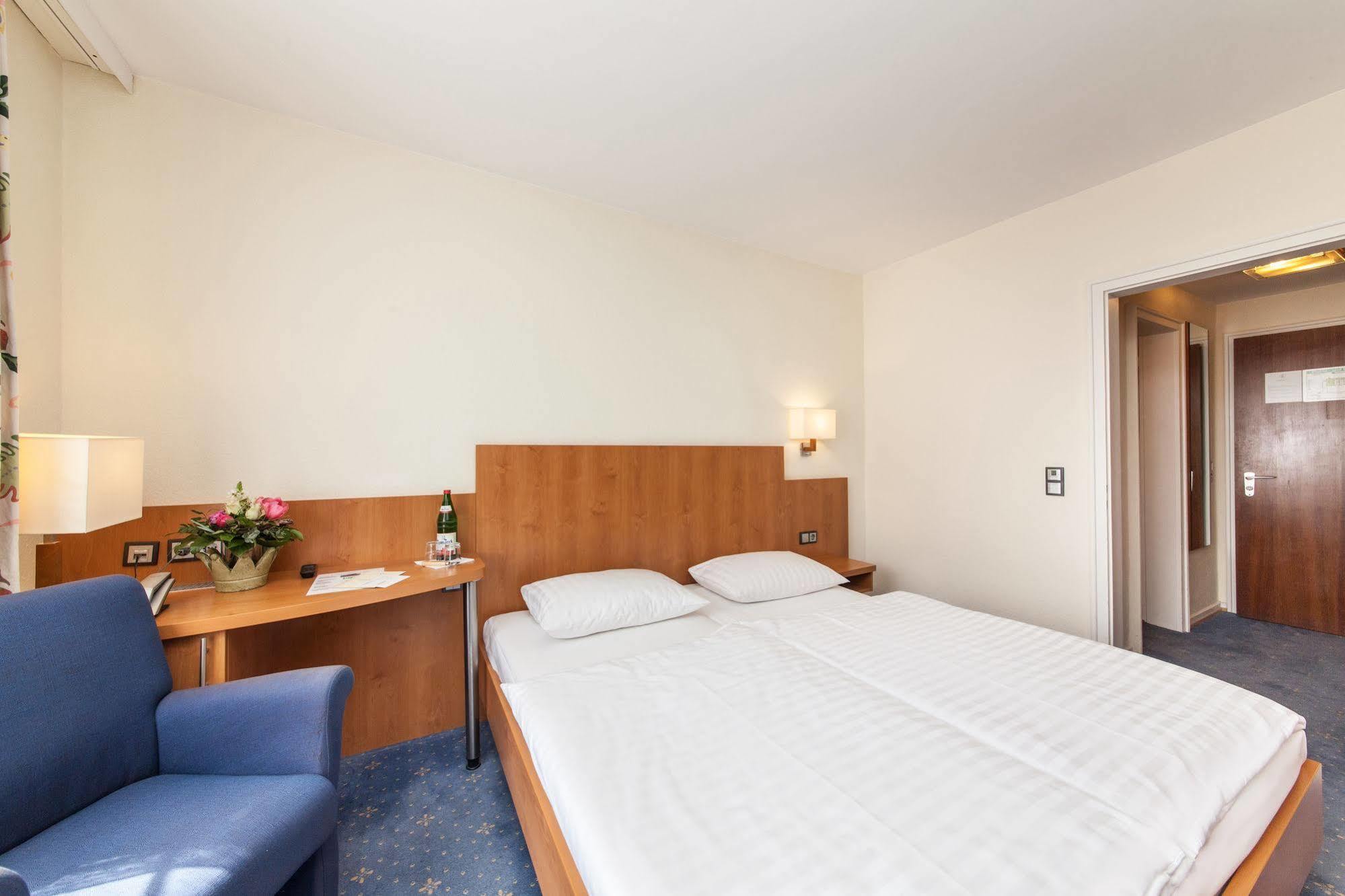 Hotel Drei Kronen Елмсхорн Екстериор снимка