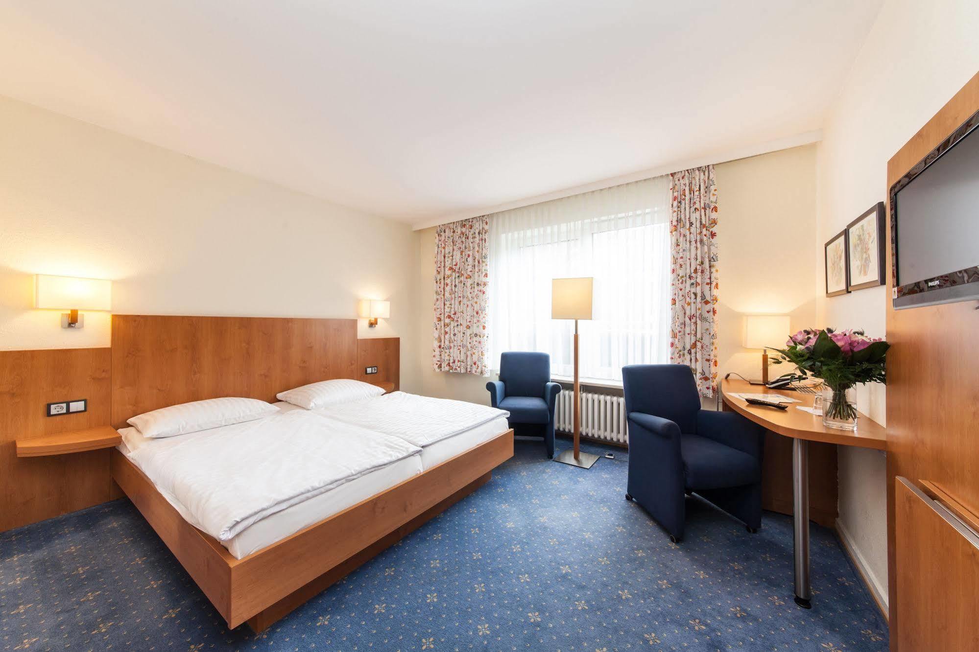 Hotel Drei Kronen Елмсхорн Екстериор снимка
