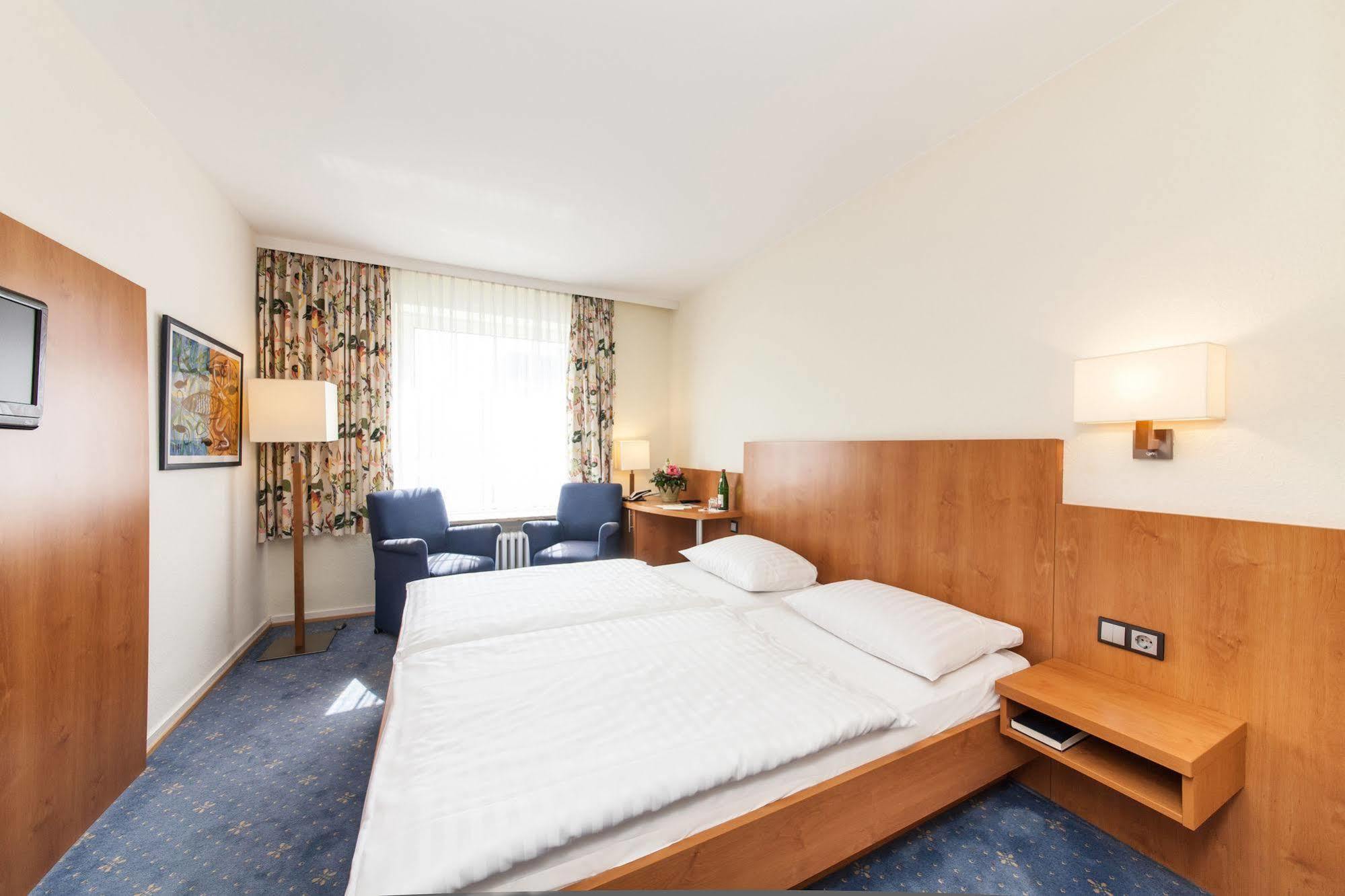 Hotel Drei Kronen Елмсхорн Екстериор снимка